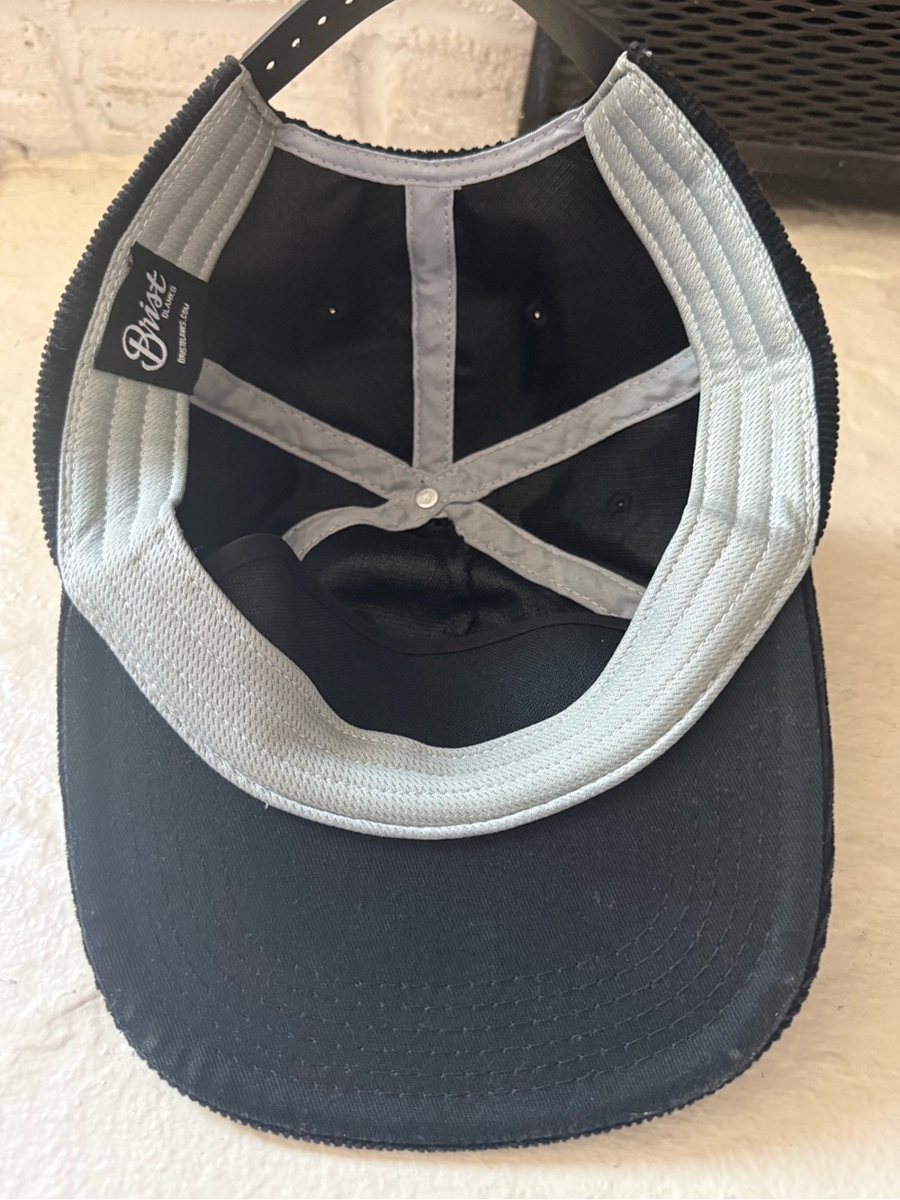 Jackson Hole Men's Black Corduroy Cap - Picture 4 of 4